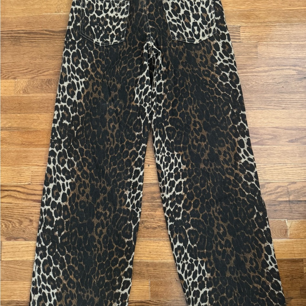 Edikted Leopard Printed Low Rise Jeans - Picture 4 of 5